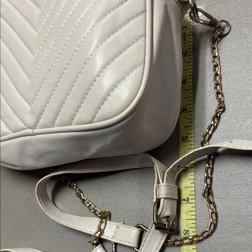 Chic Cream Quilted Wristlet